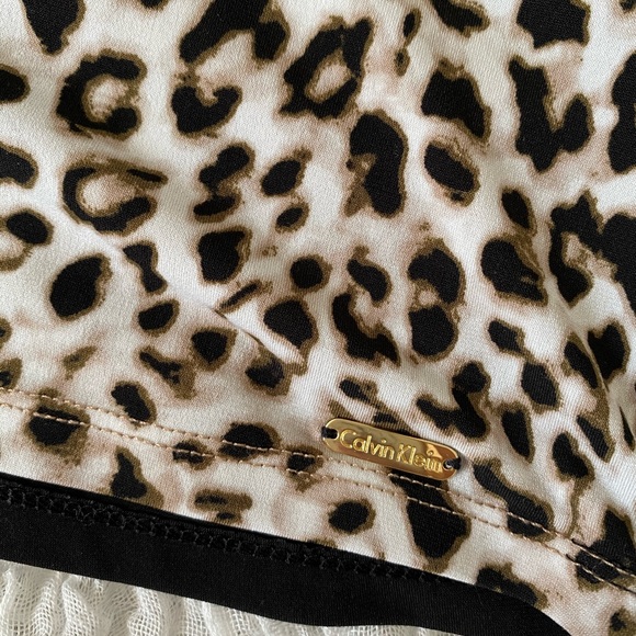 Calvin Klein Used like new size S - Picture 2 of 3